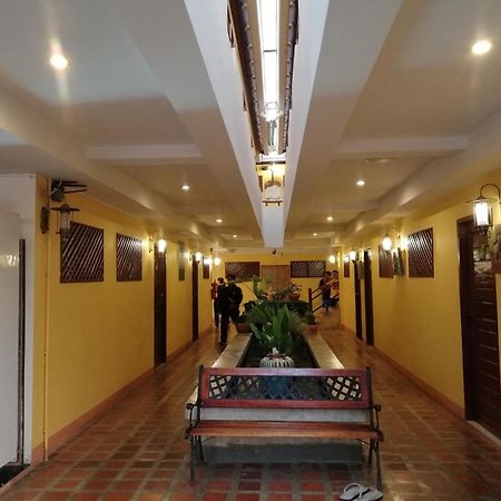 Yellow Tique Hotel 람빵 외부 사진