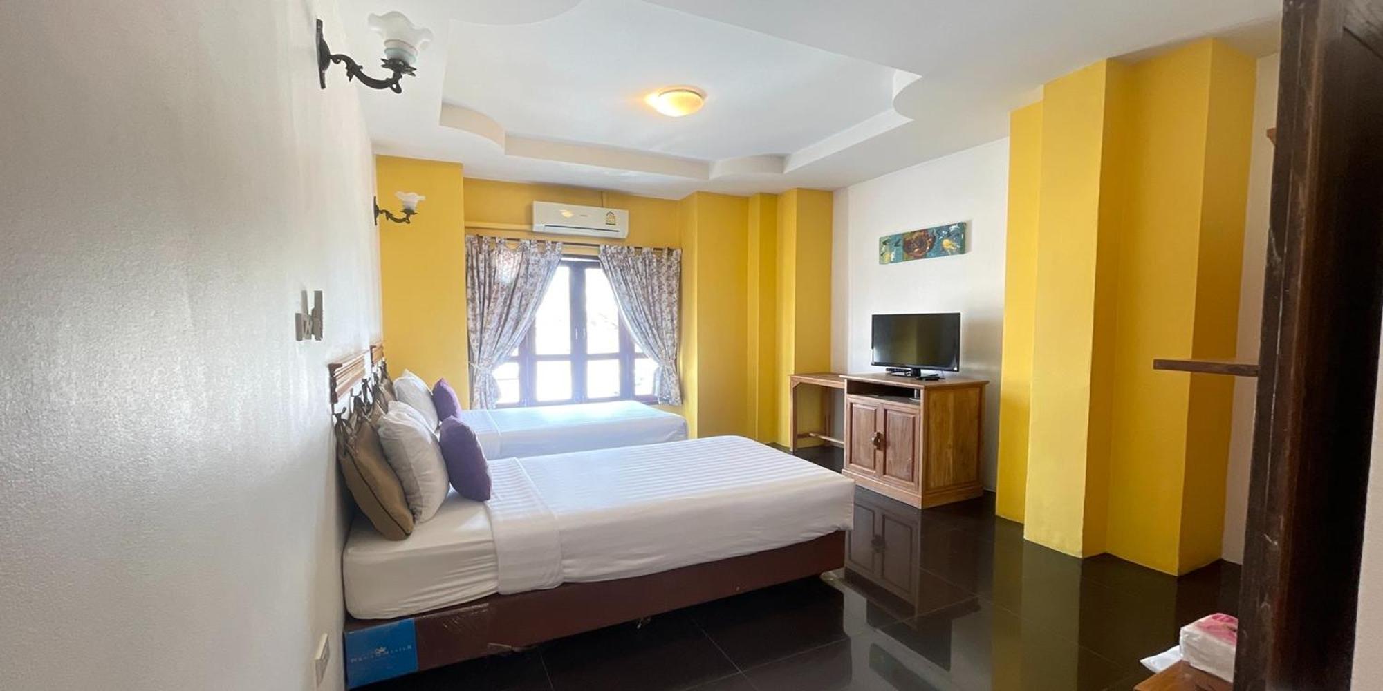 Yellow Tique Hotel 람빵 외부 사진