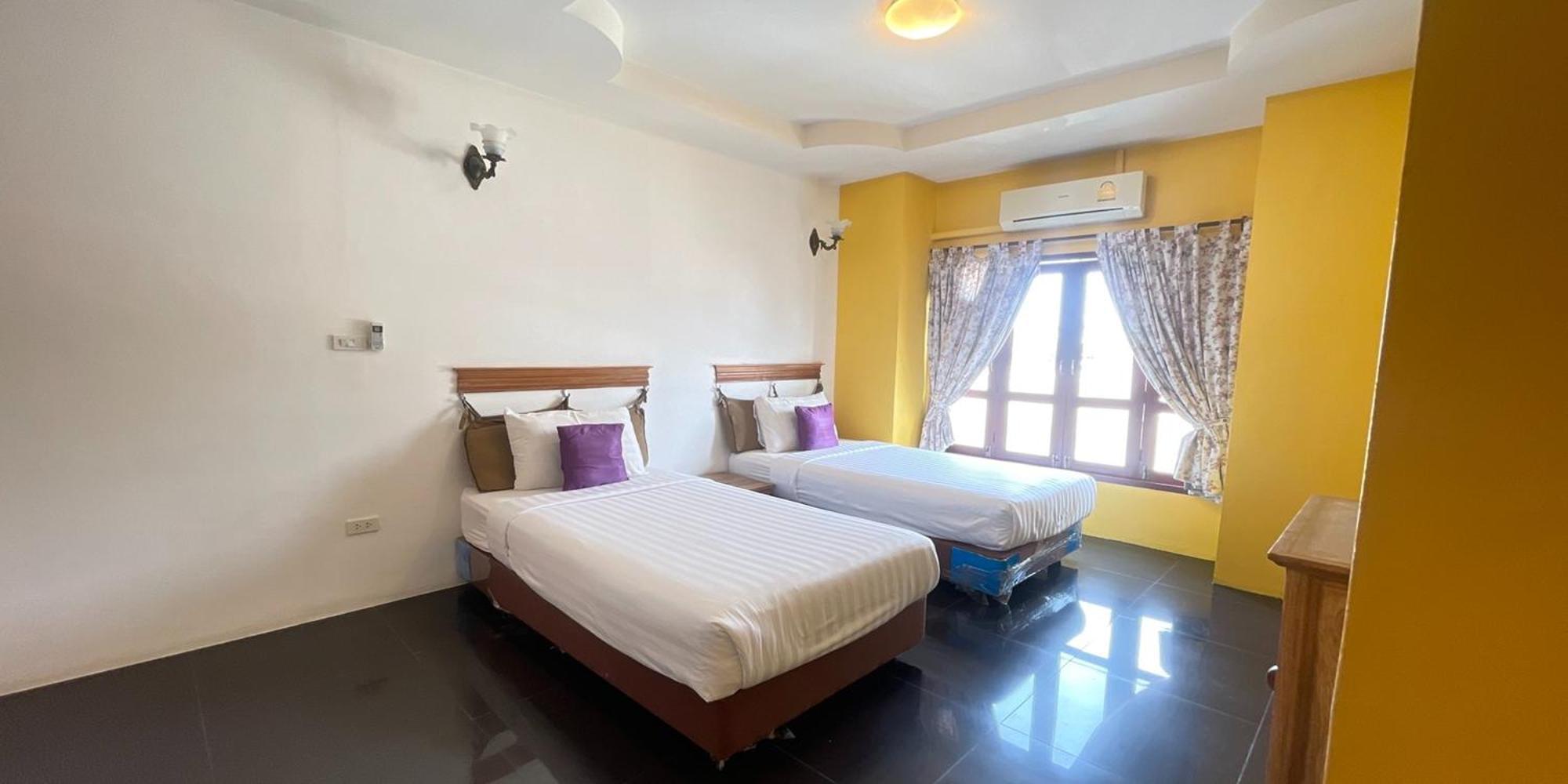 Yellow Tique Hotel 람빵 외부 사진