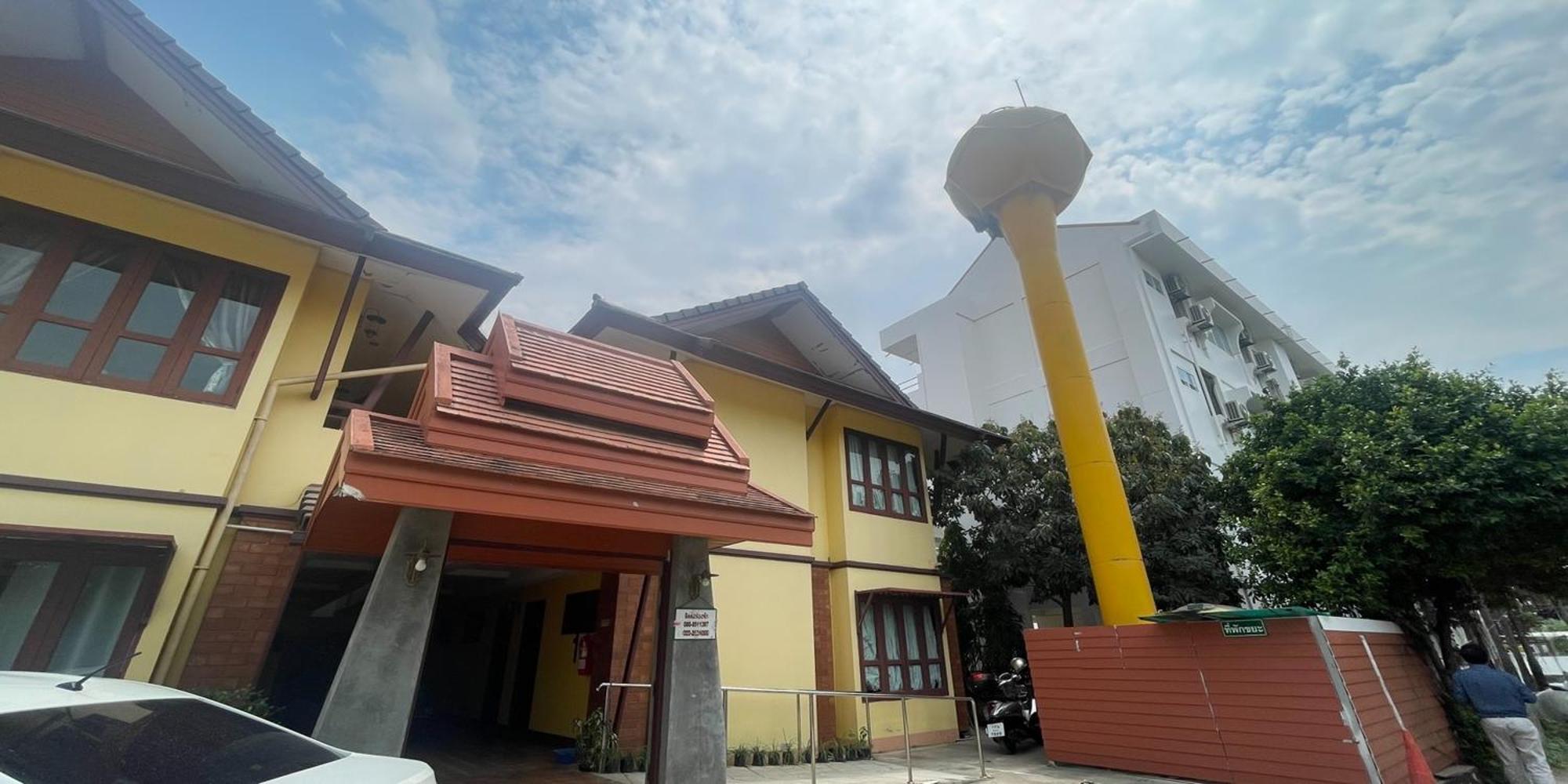 Yellow Tique Hotel 람빵 외부 사진