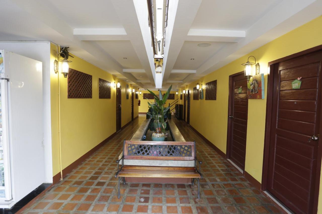 Yellow Tique Hotel 람빵 외부 사진